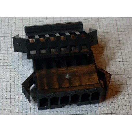 Konektor - zásuvka 6 pin