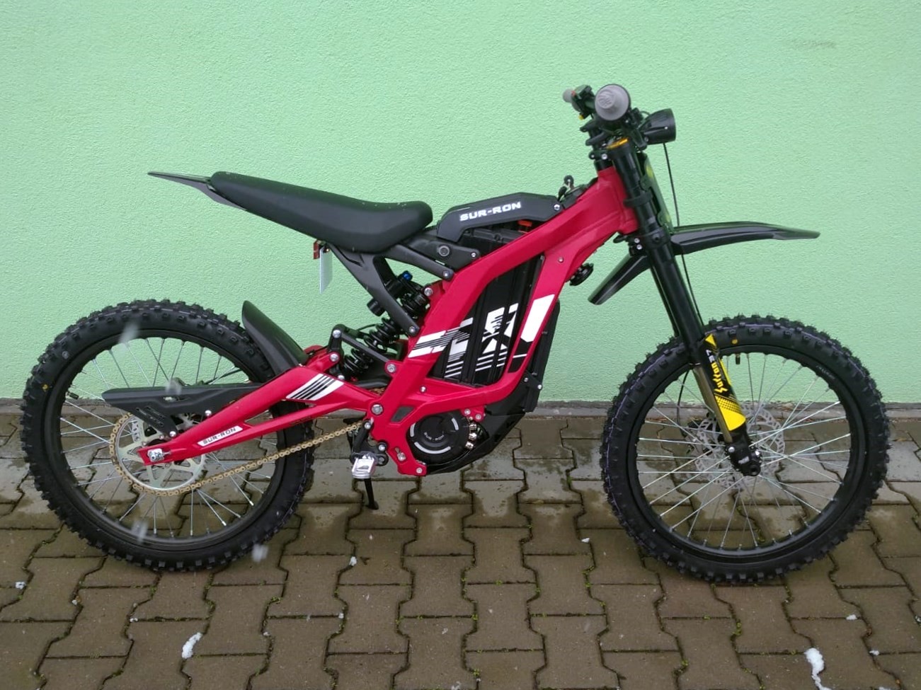 enduro motorka SUR-RON Light Bee X 